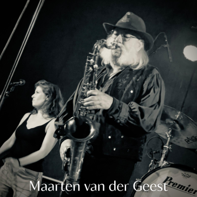 Een saxofonist op het podium, uit het fotoarchief van DMM
